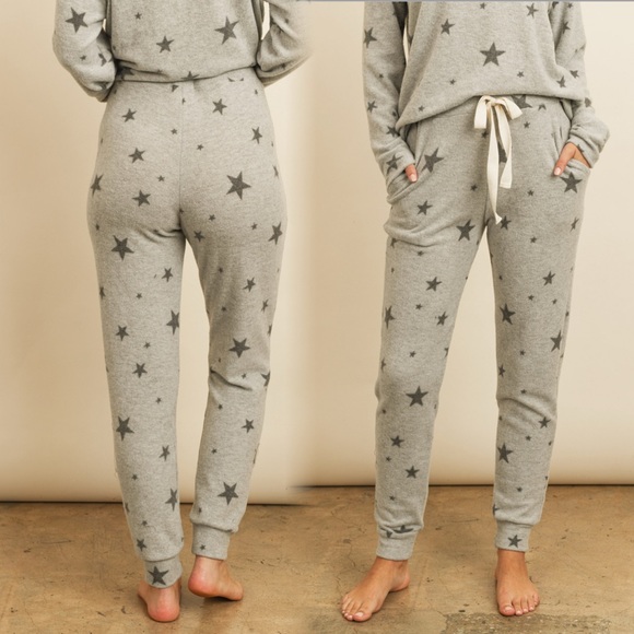 Soft Cozy Brushed Gray Star Print Lounge Set - Picture 5 of 10